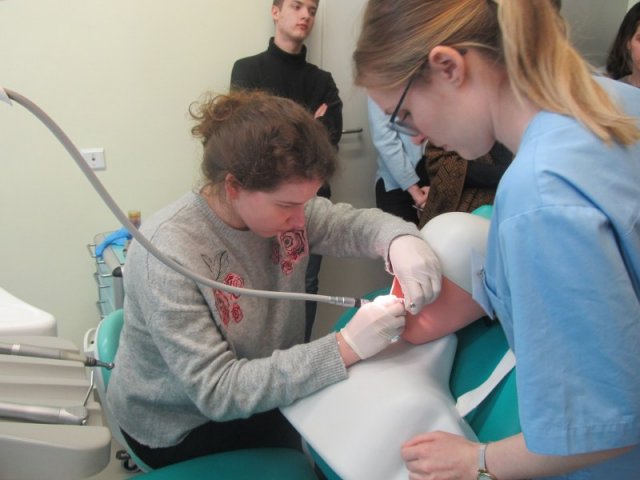  „Leczymy Oskara” – warsztaty stomatologiczne na Uniwersytecie Medycznym